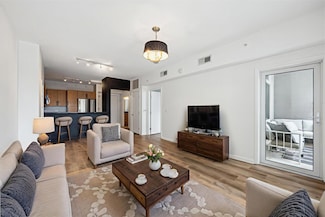 54 Rainey St Unit 815, Austin, TX 78701