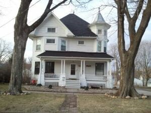 308 E 4th St, Tipton, IA 52772