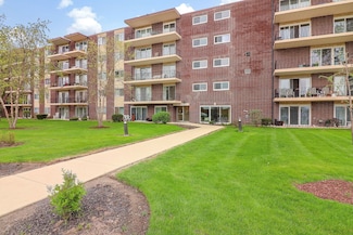 5300 Walnut Ave Unit 4D, Downers Grove, IL 60515