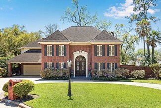 8856 Cedarspur Dr, Houston, TX 77055