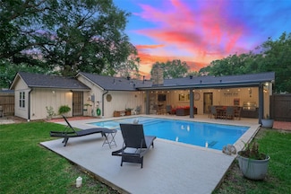 5526 Lincrest Ln, Houston, TX 77056