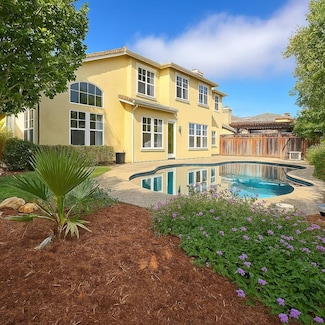 1651 Valley Oaks Dr, Gilroy, CA 95020