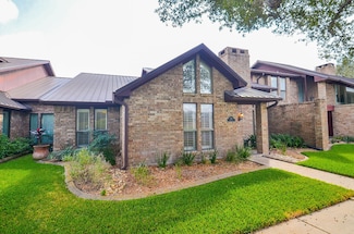 515 Regency Dr, El Campo, TX 77437