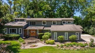 2932 Squirrel Rd, Bloomfield Hills, MI 48304