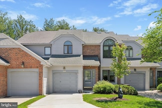 9211 Eagleview Dr, Lafayette Hill, PA 19444