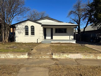 205 E Fogg St, Fort Worth, TX 76110