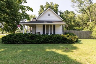 1038 S County Road 1050 E, Indianapolis, IN 46231