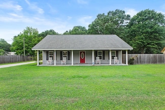 81 Griffith Rd, Hattiesburg, MS 39402