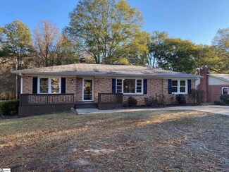 105 Lakewood Dr, Clinton, SC 29325