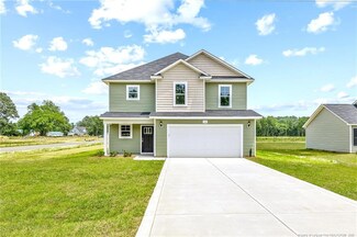 141 Magnolia St, Parkton, NC 28371