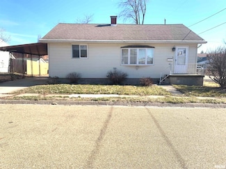 415 S Maple St, Lewistown, IL 61542