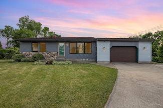 1300 Lisk Dr, Bay City, MI 48708