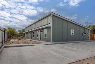 105 Texas Dr, Del Rio, TX 78840