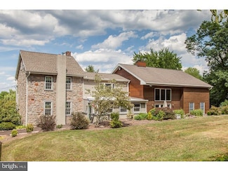34 Red Corner Rd, Douglassville, PA 19518