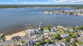 193 Bay Stream Dr, Toms River, NJ 08753