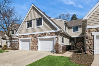 2521 Windsor Ln, Northbrook, IL 60062