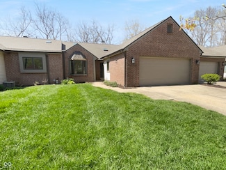1726 Creekside Ln W, Carmel, IN 46032