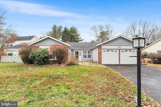 4 Westwood Ct, Newtown, PA 18940