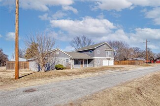 705 W 7th St, Erick, OK 73645