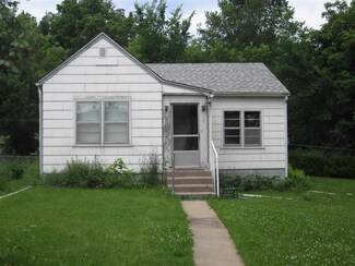 3 Ricker Hill Ct, Davenport, IA 52802