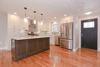 13 High St Unit 2, Amesbury, MA 01913