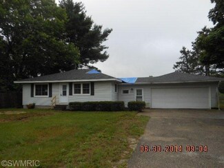8872 Holton Rd, Holton, MI 49425
