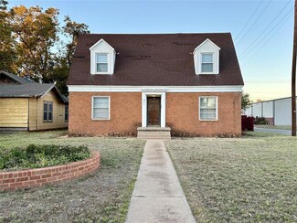 921 E Walnut St, Altus, OK 73521