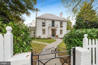 3715 Fessenden St NW, Washington, DC 20016