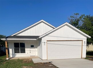 410 N Knox St, Jacksboro, TX 76458
