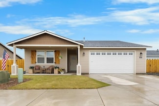 515 SE Segoviano Ct, Madras, OR 97741