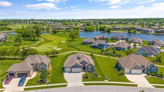 4313 Lakeview Terrace, Basehor, KS 66007