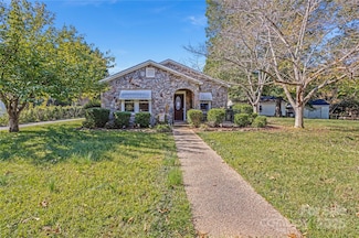 713 Perkins St, Lowell, NC 28098