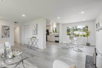 1965 Ascot Dr Unit 6, Moraga, CA 94556