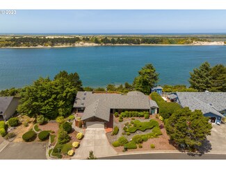 1125 Alder Ct, Florence, OR 97439
