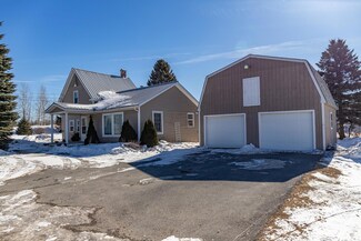 8 School St, Portage, ME 04768
