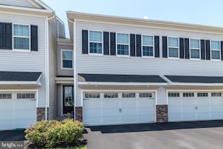141 Golden Vale Dr, Royersford, PA 19468