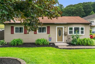 2884 Esquire Dr, Natrona Heights, PA 15065