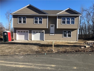 8 Graves Ave, North Smithfield, RI 02896