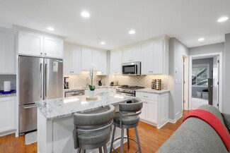 286 W Eagle Lake Dr, Maple Grove, MN 55369