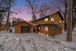 35268 51st Ave, Paw Paw, MI 49079