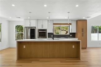 2105 Madagascar Ln, Las Vegas, NV 89117