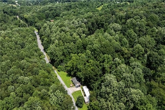 948 Breakneck Rd, Connellsville, PA 15425