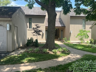 78 Foxwood Ln Unit C, Lake Barrington, IL 60010