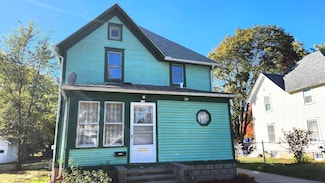 954 8th St, Beloit, WI 53511