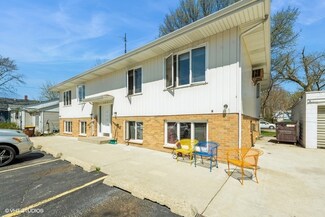 103 W Brown St, Harvard, IL 60033