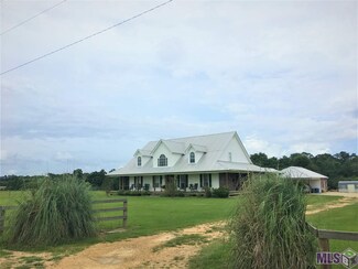 8701 Dave Brian Ln, Slaughter, LA 70777