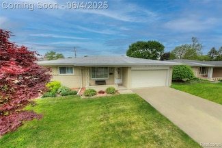 35729 Woodvilla Dr, Sterling Heights, MI 48312