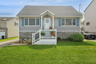 2543 Bayview Ave, Wantagh, NY 11793
