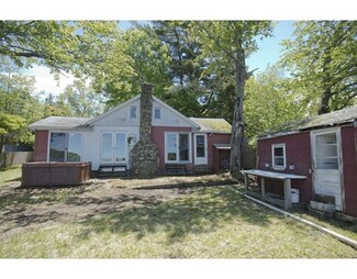 19 Lake Shore Dr, Wales, MA 01081