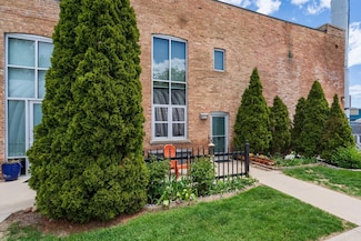 3059 N Weil St Unit 124, Milwaukee, WI 53212